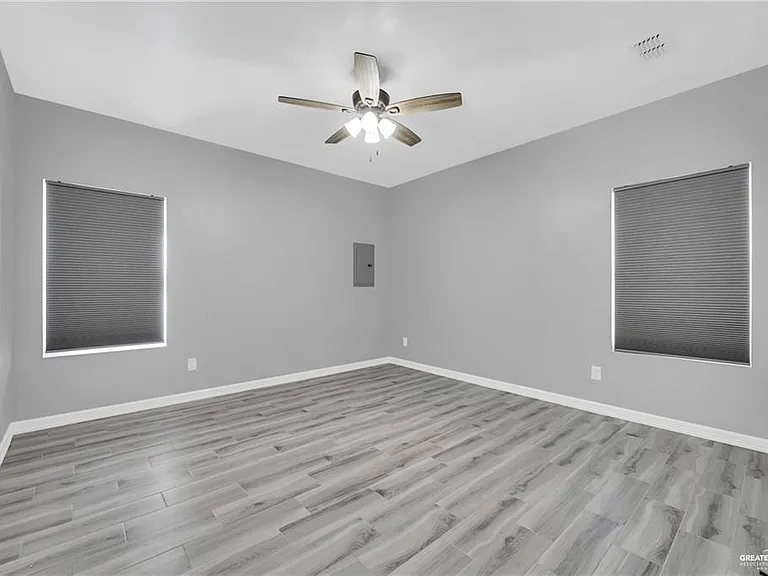 5605 Puffin Ave #4 — Photo 4