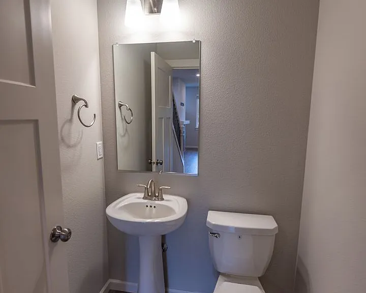 2333 S Brookside Pl — Photo 8