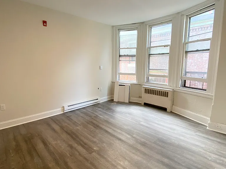 908 S 47th St #2R — Photo 7