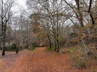 202 E Wildwood Ct, West Union, SC 29696