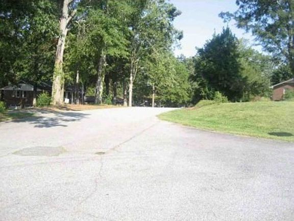 Exterior Neighborhood (street photo)