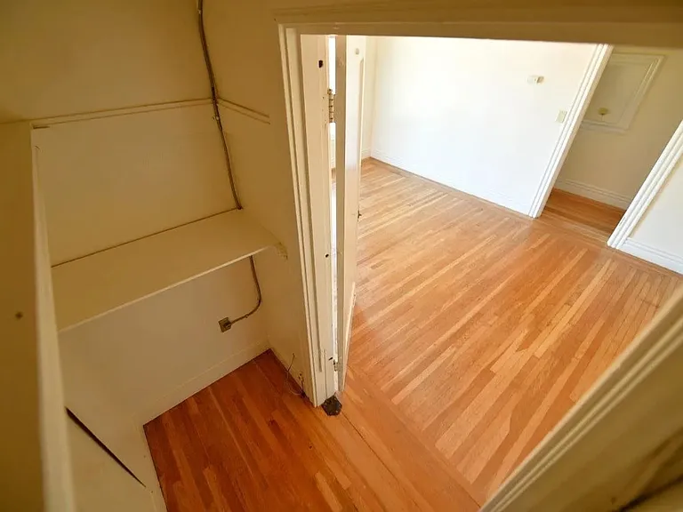 734 Alcatraz Ave — Photo 7