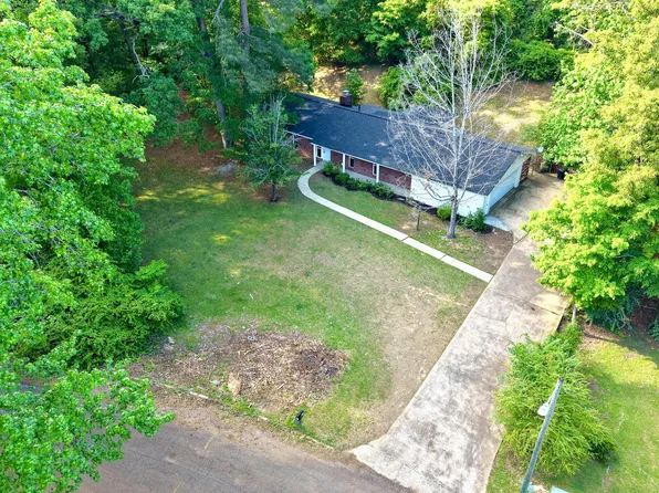 111 Newbell Rd, Columbus, MS 39705