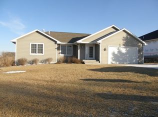 28 Anne St, Milford, IA 51351