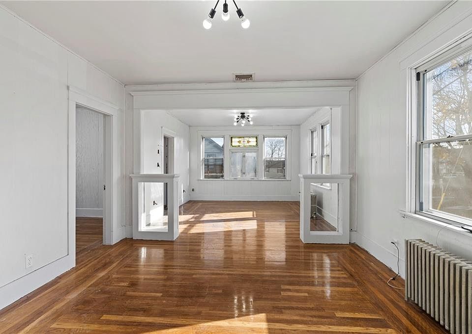 87 Terrace Ave, Providence, RI 02909 Zillow