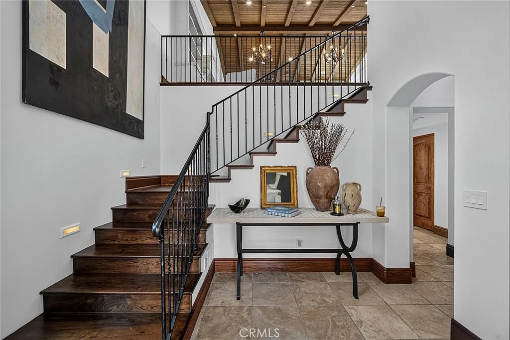 4 bed, 4.5 bath, 3200 sqft, $13,000 — Photo 4