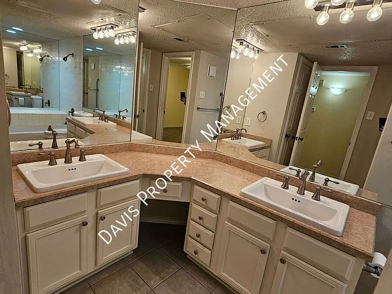 16301 Ledgemont Ln #174 — Photo 15