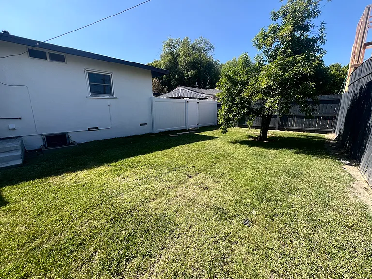 5420 Sale Ave — Photo 9