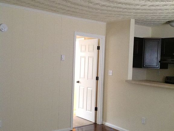 4th image of 309 Ashlawn Dr APT 14