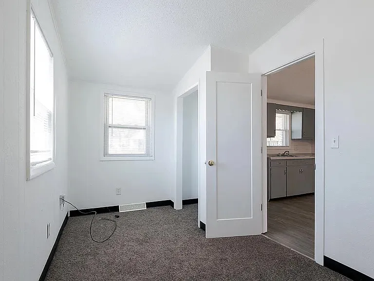 2129 1/2 S Scott Ave #A — Photo 6