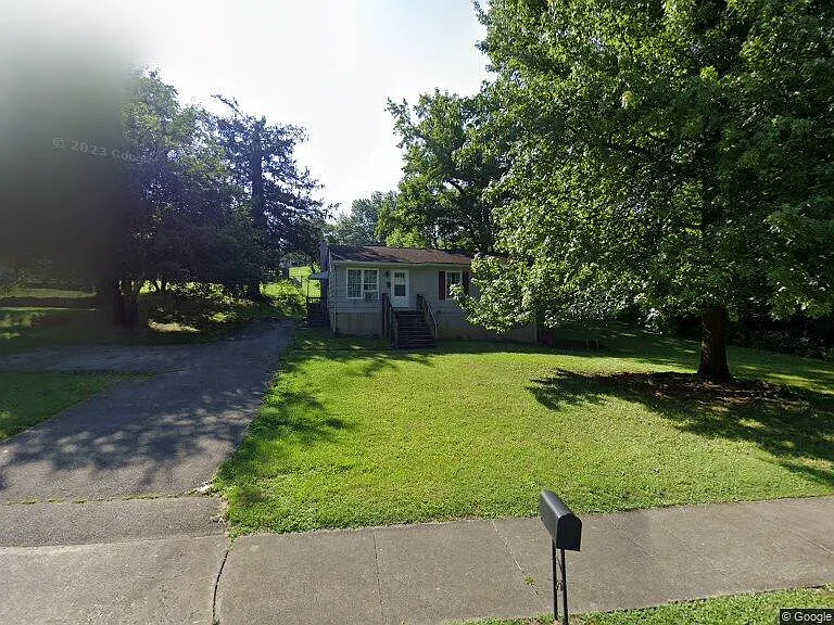 340 Thompson Memorial Dr