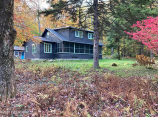 4 Longview Trl, Sand Lake, NY 12153
