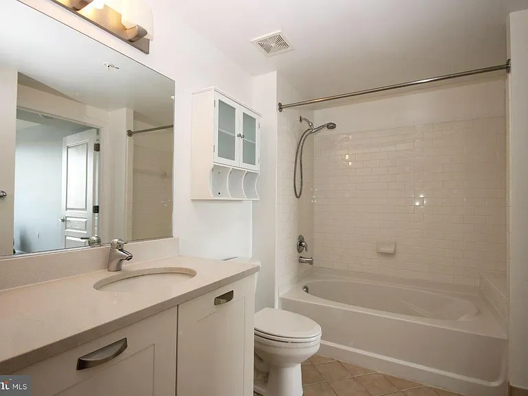 2451 Midtown Ave #16 — Photo 47