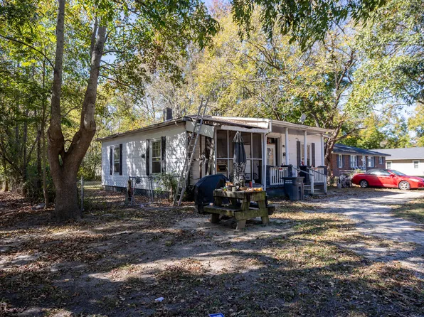 103 W Preston St, Selma, NC 27576