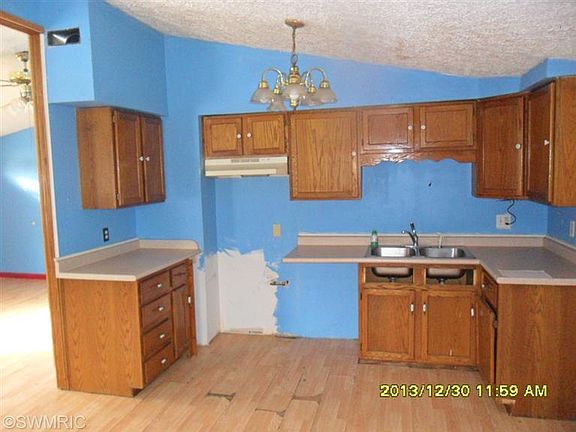3rd image of 1603 Florence Ave