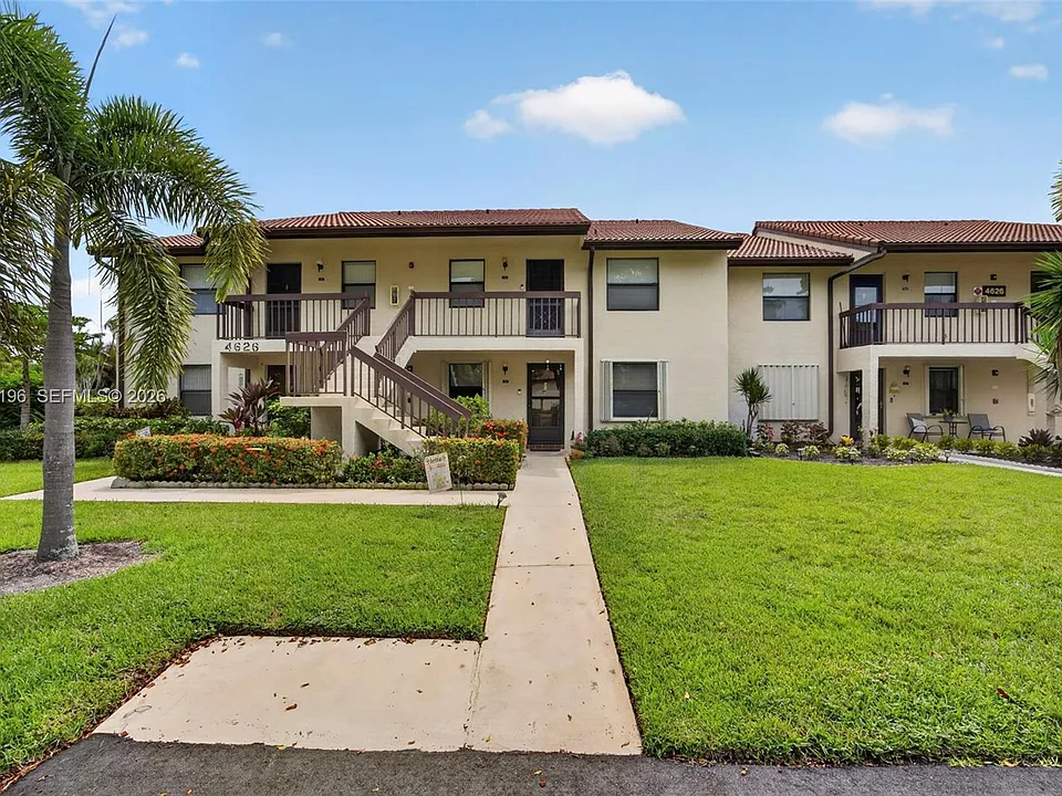 4626 Lucerne Lakes Blvd E #202
