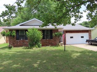 2242 S Newton Ave, Springfield, MO 65807