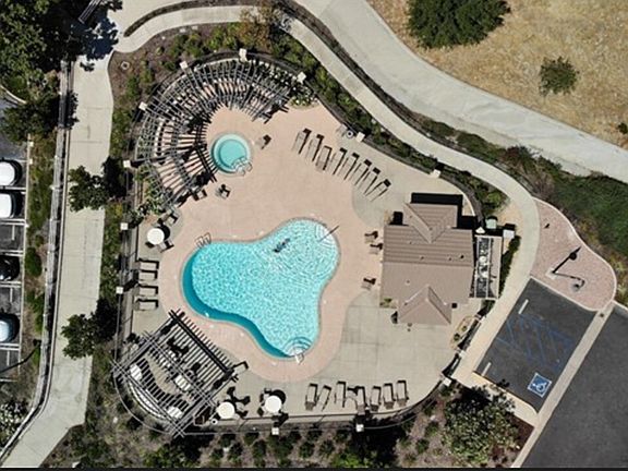 4th image of 16652 Nicklaus Dr Unit 91