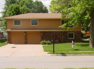 11711 Roanoke Blvd, Omaha, NE 68164