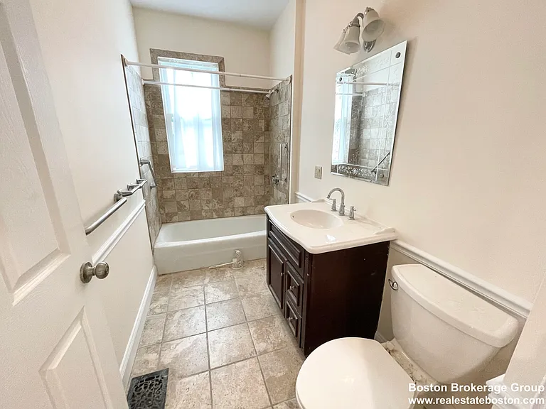 72 Roseclair St #2 — Photo 10