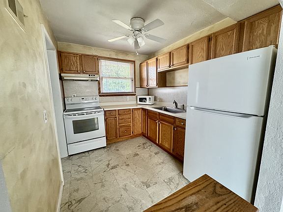 4th image of 3631 Swanson St