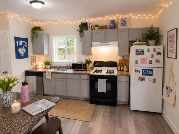 121 Winthrop St APT 1, Medford, MA 02155