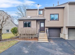 5 Briar Ct, Fishkill, NY 12524