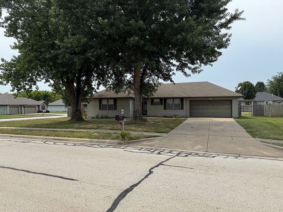 1st image of 209 Arrowhead Rd