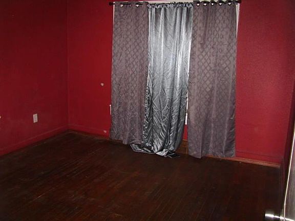 5th image of 2746 Wenzel Ave
