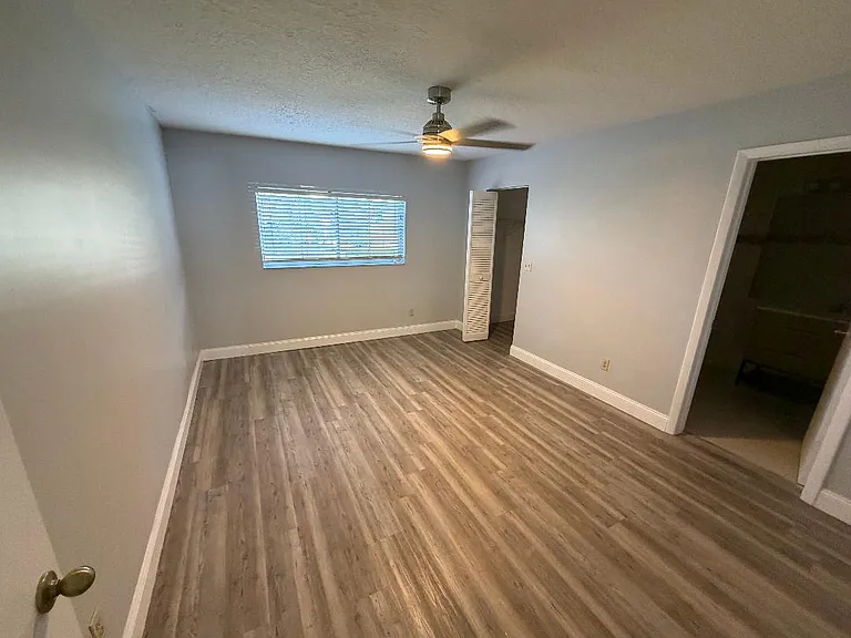 1117 SE 5th Ct — Photo 10