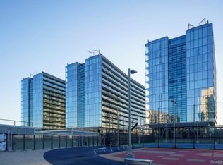 131-01 40th Road #19Z, Flushing, NY 11354