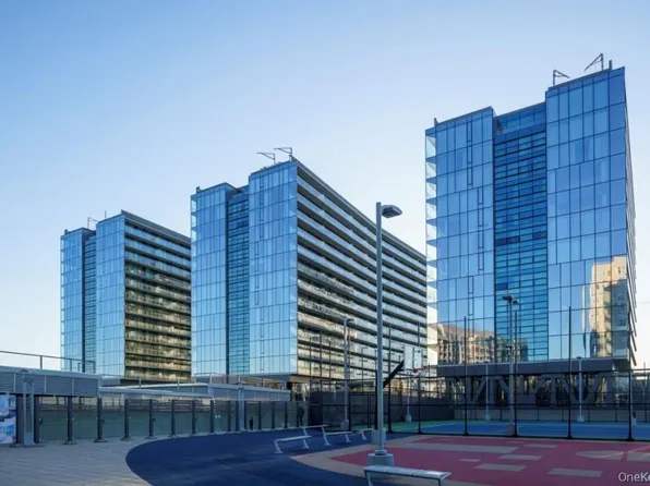 131-01 40th Road #19Z, Flushing, NY 11354