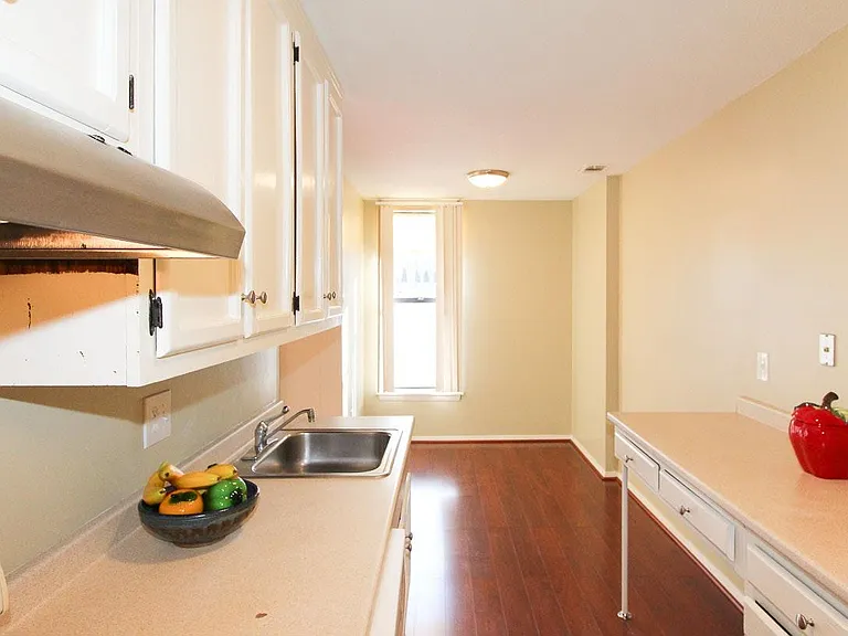 68 Shrewsbury Green Dr #H — Photo 6