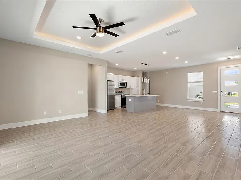302 Elderberry Ct — Photo 6