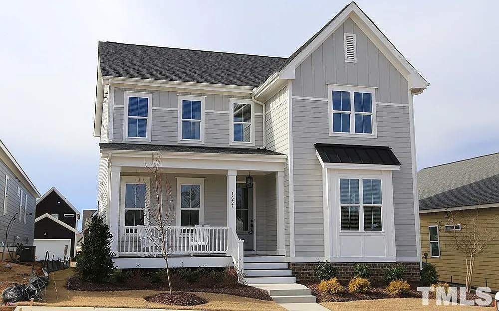 4 bed, 3.0 bath, $2,350 — Photo 1