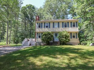 26 Wilshire Dr, Londonderry, NH 03053