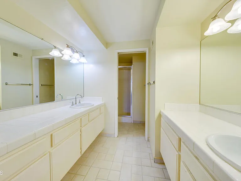747 E California Blvd #4 — Photo 16