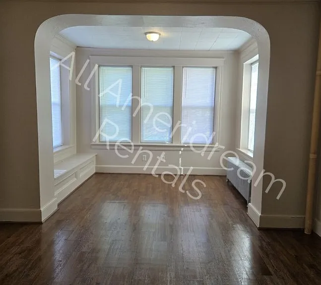 930 Carlisle St — Photo 5