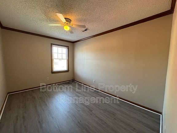 3rd image of 2421 Haybrook Ln