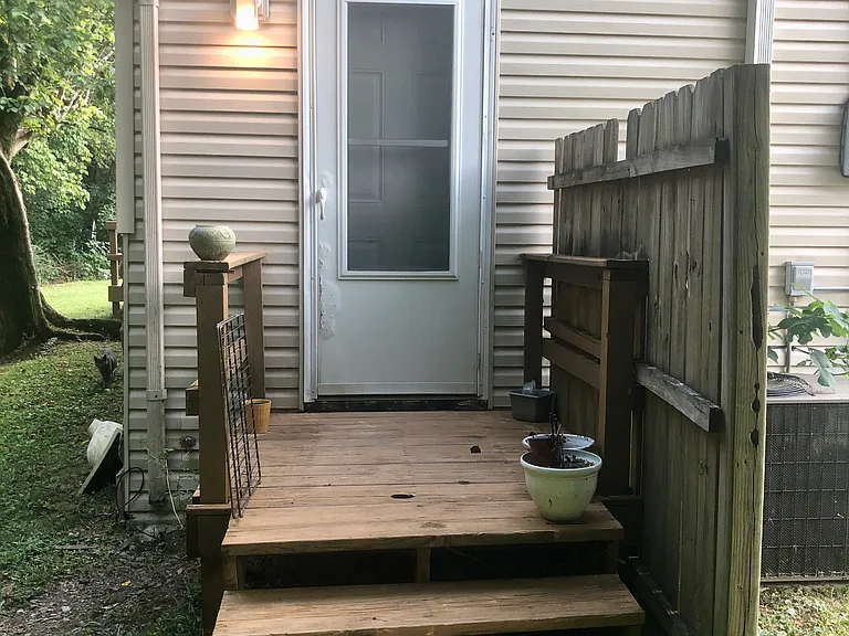 1010 C Smith St — Photo 6