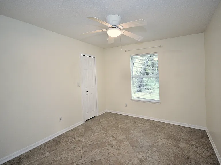 Guest bedroom 1