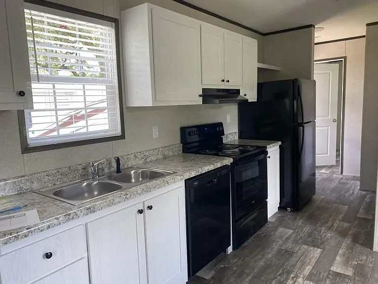 Dade City RV Resort — Photo 25