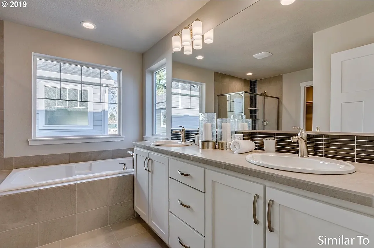 4 bed, 2.5 bath, 2027 sqft, $2,900 — Photo 3