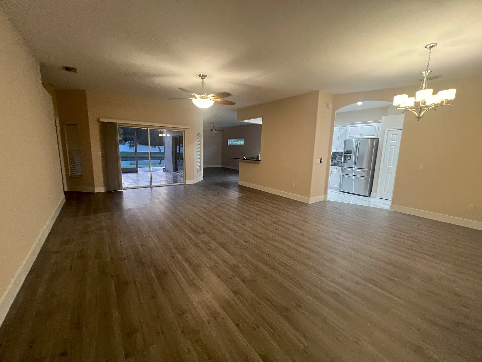 3 bed, 1983 sqft, $3,100 — Photo 4