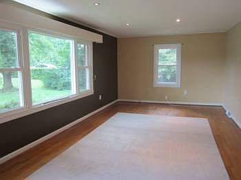2nd image of 639 Peachtree Ln