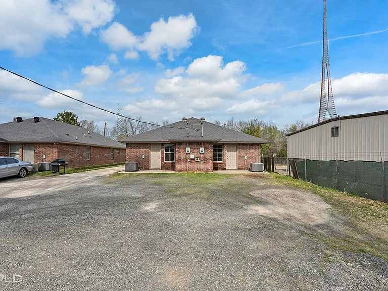 1719 Lakeshore Dr #B — Photo 5