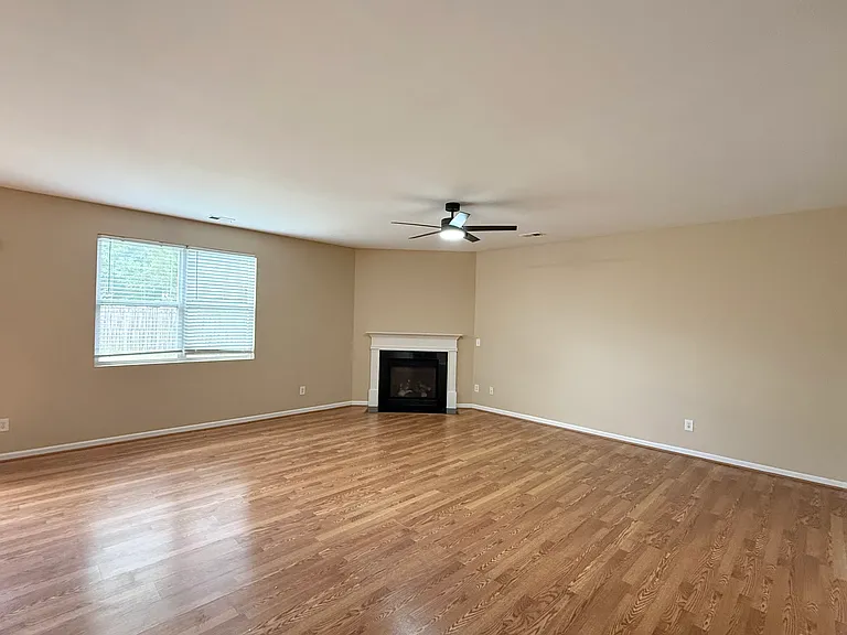 2223 Savannah Hills Dr — Photo 4