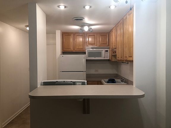 3rd image of 310 Lathrop Ave APT 205
