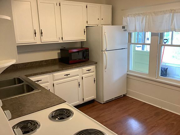 2nd image of 602 1/2 S Lansing St