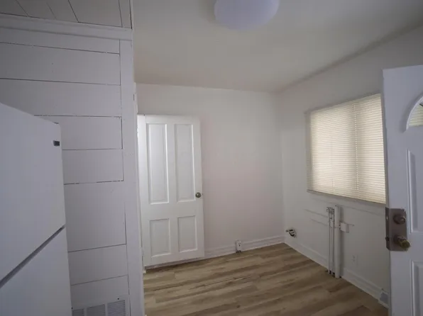 1127 Wheeling Ave, Zanesville, OH 43701